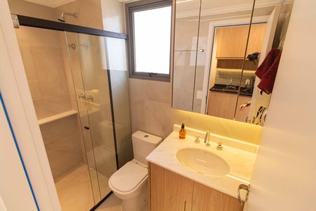 Banheiro de apartamento para alugar com 0 quarto, 25m² em Pompeia, São Paulo