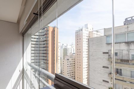 Varanda de kitnet/studio para alugar com 1 quarto, 25m² em Indianópolis, São Paulo