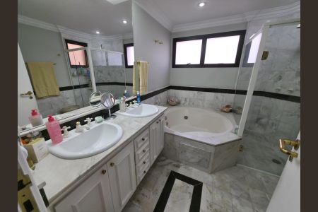 Apartamento para alugar com 267m², 4 quartos e 4 vagas Apartamento para alugar com 267m², 4 quartos e 4 vagasFoto 09