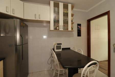 Casa à venda com 94m², 3 quartos e 2 vagasCozinha