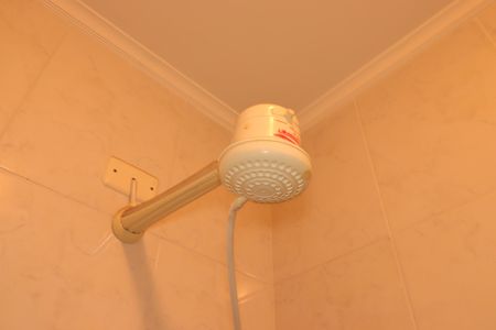 Casa à venda com 94m², 3 quartos e 2 vagasBanheiro da Suíte 1 - Chuveiro