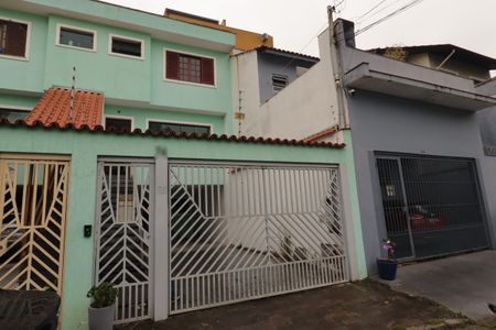 Casa à venda com 94m², 3 quartos e 2 vagasFachada