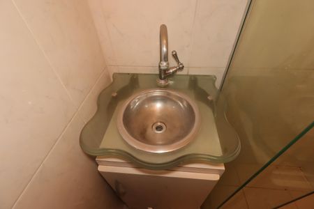 Casa à venda com 94m², 3 quartos e 2 vagasBanheiro da Suíte 1 - Pia