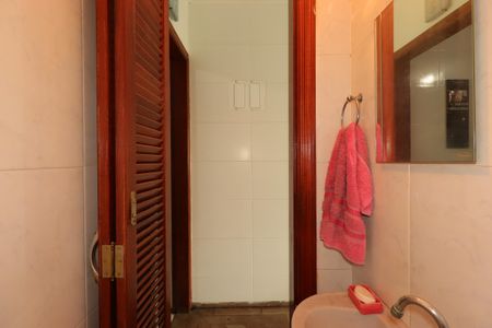 Casa à venda com 94m², 3 quartos e 2 vagasLavabo