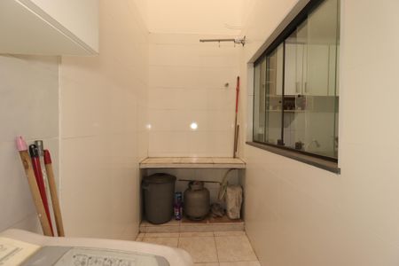 Casa à venda com 94m², 3 quartos e 2 vagasÁrea de Serviço