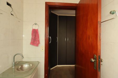 Casa à venda com 94m², 3 quartos e 2 vagasBanheiro da Suíte 2