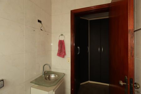 Casa à venda com 94m², 3 quartos e 2 vagasBanheiro da Suíte 2