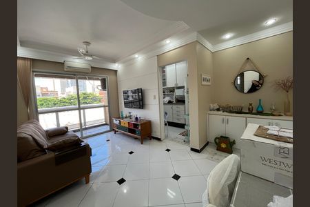 Sala de apartamento para alugar com 2 quartos, 80m² em Parque Enseada, Guarujá