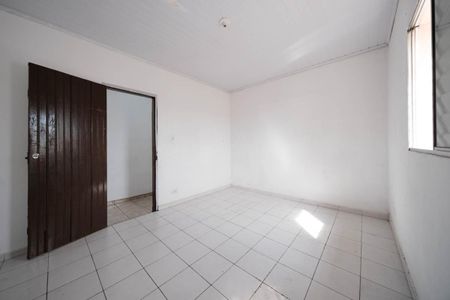 Casa para alugar com 80m², 2 quartos e 2 vagasQuarto 1