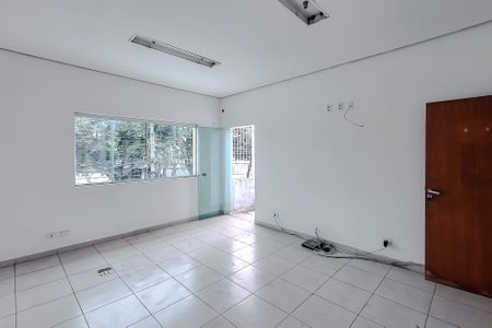 Casa à venda com 350m², 3 quartos e 6 vagas Casa à venda com 350m², 3 quartos e 6 vagasQuarto 4