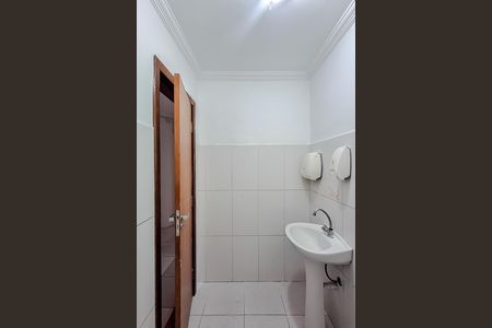 Casa à venda com 350m², 3 quartos e 6 vagas Casa à venda com 350m², 3 quartos e 6 vagasLavabo