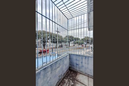 Casa à venda com 350m², 3 quartos e 6 vagas Casa à venda com 350m², 3 quartos e 6 vagasVaranda do Quarto 4