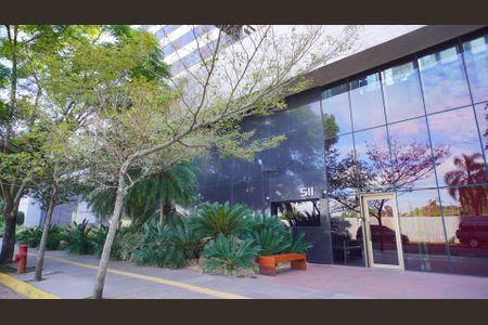 Apartamento à venda com 69m², 1 quarto e 2 vagas Apartamento à venda com 69m², 1 quarto e 2 vagasFachada e portaria
