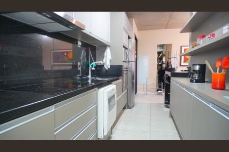 Apartamento à venda com 69m², 1 quarto e 2 vagas Apartamento à venda com 69m², 1 quarto e 2 vagasCozinha