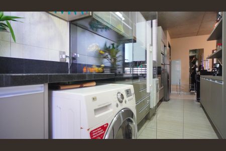 Apartamento à venda com 69m², 1 quarto e 2 vagas Apartamento à venda com 69m², 1 quarto e 2 vagasCozinha e Área de Serviço