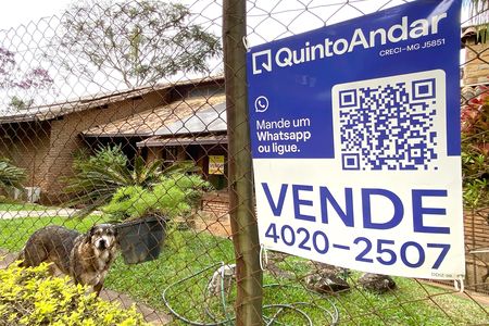 Casa de condomínio à venda com 400m², 4 quartos e 4 vagasPlaca