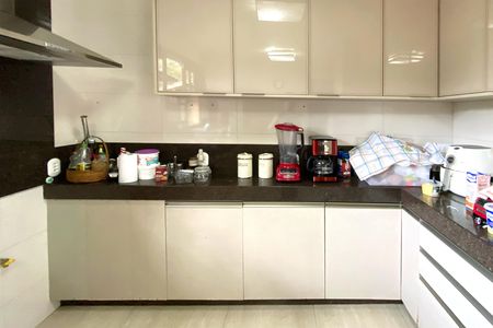 Casa de condomínio à venda com 400m², 4 quartos e 4 vagasCozinha