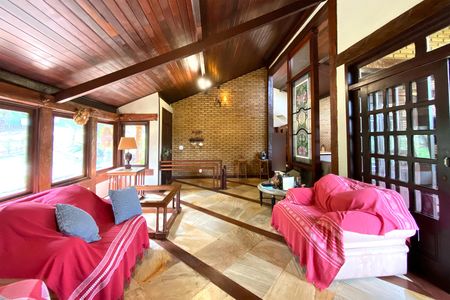 Casa de condomínio à venda com 400m², 4 quartos e 4 vagasSala