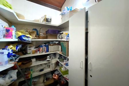 Casa de condomínio à venda com 400m², 4 quartos e 4 vagasDespensa
