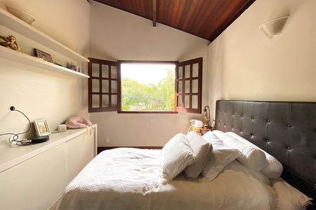 Casa de condomínio à venda com 400m², 4 quartos e 4 vagasSuite 