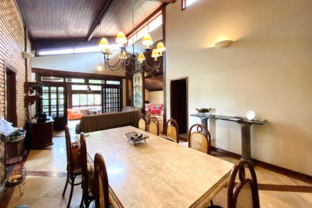 Casa de condomínio à venda com 400m², 4 quartos e 4 vagasSala de Jantar