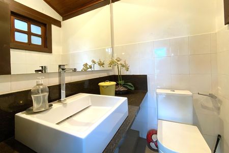 Casa de condomínio à venda com 400m², 4 quartos e 4 vagasLavabo do Espaço Gourmet