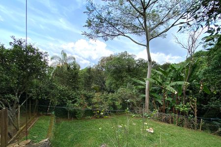 Casa de condomínio à venda com 400m², 4 quartos e 4 vagasQuintal