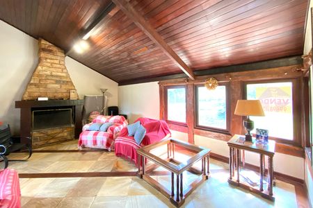 Casa de condomínio à venda com 400m², 4 quartos e 4 vagasSala