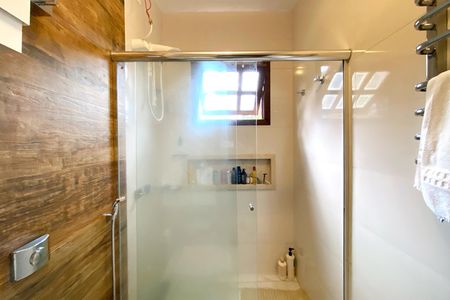 Casa de condomínio à venda com 400m², 4 quartos e 4 vagasBanheiro da Suíte