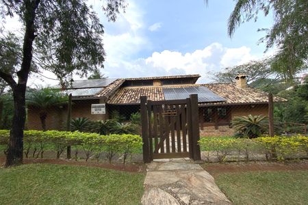Casa de condomínio à venda com 400m², 4 quartos e 4 vagasFachada