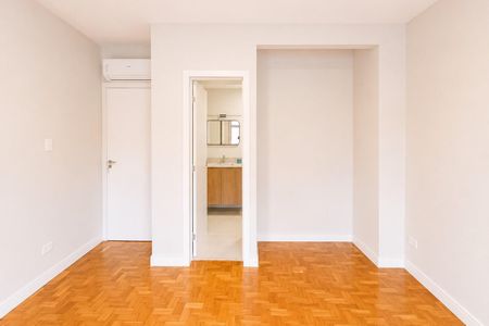 Apartamento à venda com 145m², 3 quartos e 1 vaga Apartamento à venda com 145m², 3 quartos e 1 vagaDormitório - Suíte