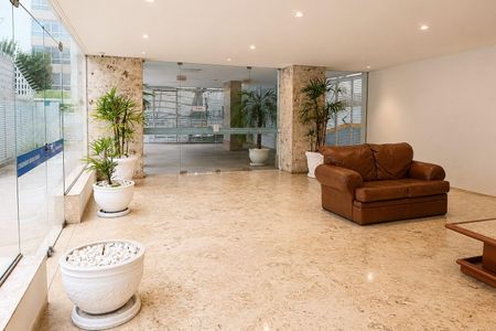 Apartamento à venda com 145m², 3 quartos e 1 vaga Apartamento à venda com 145m², 3 quartos e 1 vagaHall Social
