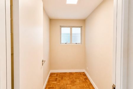 Apartamento à venda com 145m², 3 quartos e 1 vaga Apartamento à venda com 145m², 3 quartos e 1 vagaEscritório