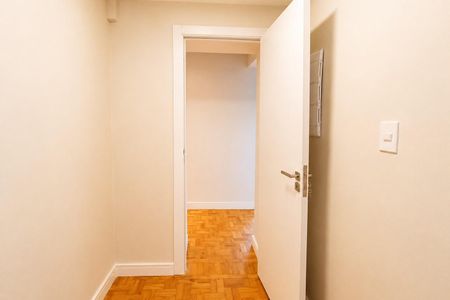 Apartamento à venda com 145m², 3 quartos e 1 vaga Apartamento à venda com 145m², 3 quartos e 1 vagaEscritório