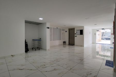 Apartamento para alugar com 68m², 2 quartos e 1 vaga Apartamento para alugar com 68m², 2 quartos e 1 vagaHall de entrada