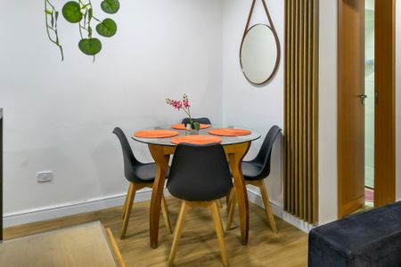 Apartamento para alugar com 68m², 2 quartos e 1 vaga Apartamento para alugar com 68m², 2 quartos e 1 vagaSala