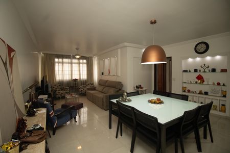 Apartamento à venda com 134m², 4 quartos e 1 vaga