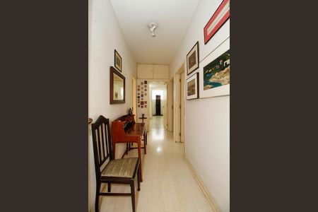 Apartamento à venda com 260m², 3 quartos e 2 vagas Apartamento à venda com 260m², 3 quartos e 2 vagasCorredor da Área Íntima