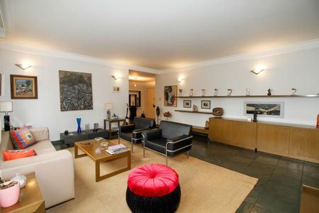 Apartamento à venda com 260m², 3 quartos e 2 vagas Apartamento à venda com 260m², 3 quartos e 2 vagasSala de Estar e Jantar