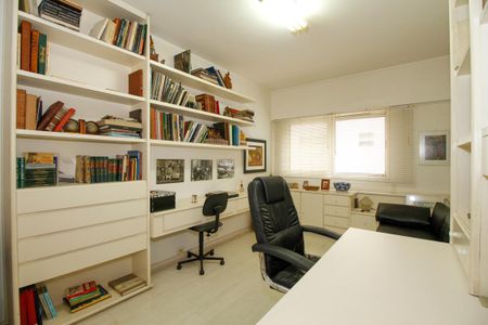 Apartamento à venda com 260m², 3 quartos e 2 vagas Apartamento à venda com 260m², 3 quartos e 2 vagasQuarto 1