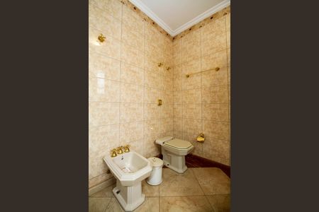 Apartamento à venda com 260m², 3 quartos e 2 vagas Apartamento à venda com 260m², 3 quartos e 2 vagasBanheiro da Suíte