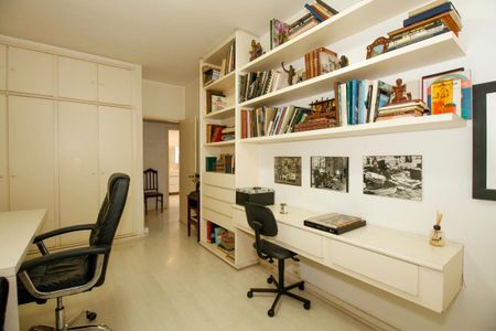 Apartamento à venda com 260m², 3 quartos e 2 vagas Apartamento à venda com 260m², 3 quartos e 2 vagasQuarto 1