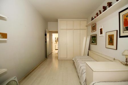 Apartamento à venda com 260m², 3 quartos e 2 vagas Apartamento à venda com 260m², 3 quartos e 2 vagasQuarto 2