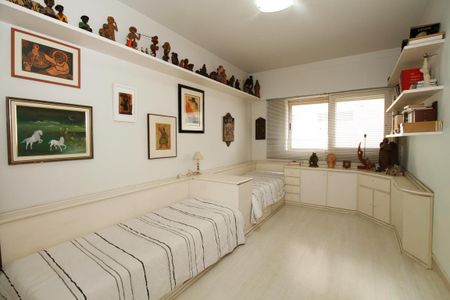 Apartamento à venda com 260m², 3 quartos e 2 vagas Apartamento à venda com 260m², 3 quartos e 2 vagasQuarto 2