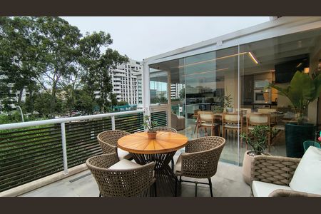 Apartamento para alugar com 150m², 3 quartos e 2 vagasVaranda