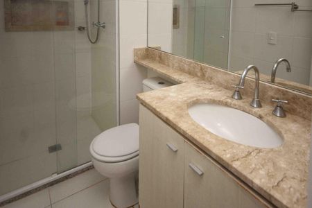 Apartamento à venda com 76m², 3 quartos e 1 vagaBanheiro da suíte