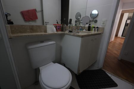 Apartamento à venda com 76m², 3 quartos e 1 vagaBanheiro da Suíte