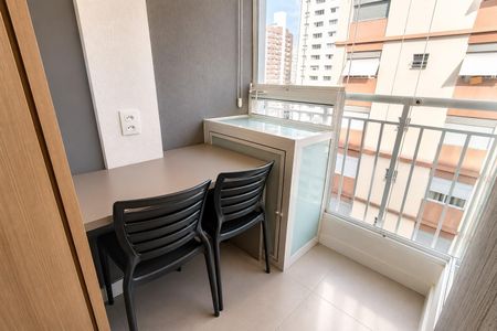 Studio para alugar com 20m², 1 quarto e sem vaga Studio para alugar com 20m², 1 quarto e sem vagaVaranda e Vista