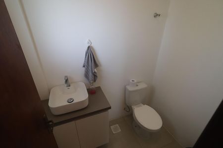 Casa de condomínio à venda com 60m², 2 quartos e 2 vagasLavabo