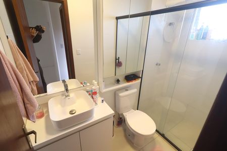 Casa de condomínio à venda com 60m², 2 quartos e 2 vagasBanheiro